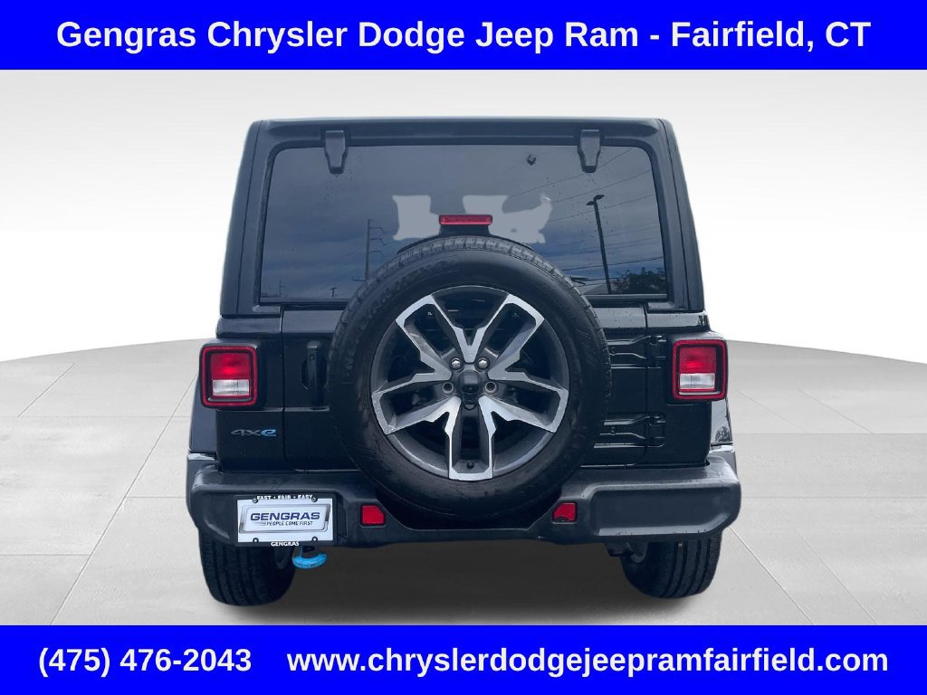 Used 2024 Jeep Wrangler Unlimited w/ Convenience Group AWD/4WD image 6