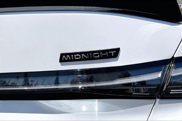 New 2027 Nissan Sentra SR w/ SR Premium Package FWD image 8