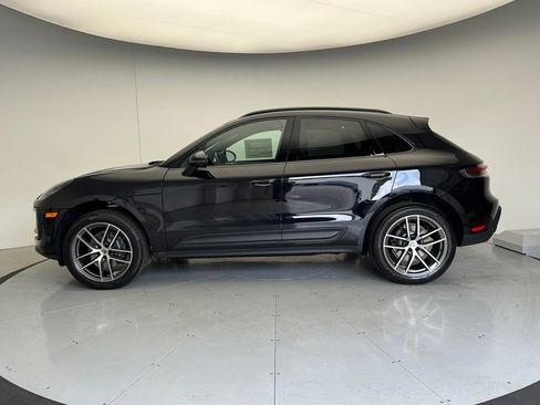 Used 2026 Porsche Macan AWD/4WD image 2