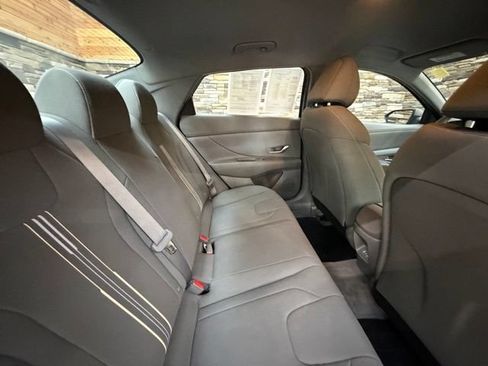 Certified 2024 Hyundai Elantra SEL FWD image 29