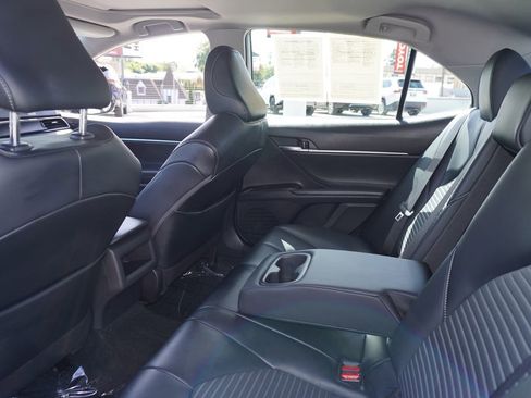 Used 2022 Toyota Camry SE w/ Audio Upgrade Package FWD image 8