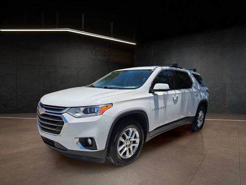 Used 2018 Chevrolet Traverse LT FWD image 3