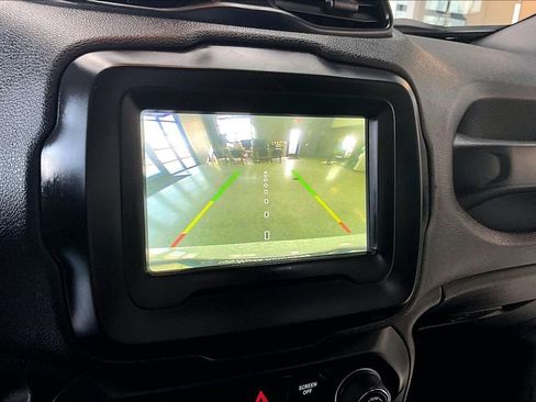 Used 2019 Jeep Renegade Latitude image 13