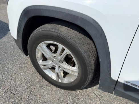 Used 2022 GMC Terrain SLE w/ Driver Convenience Package AWD/4WD image 10