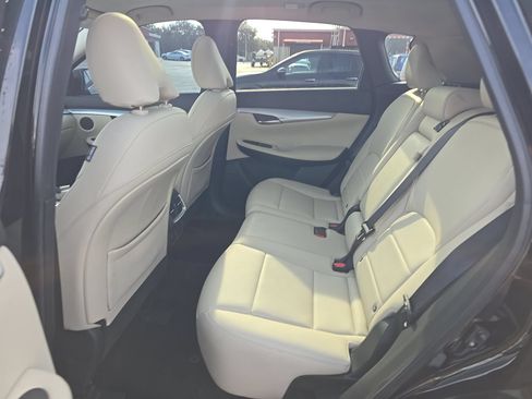 Used 2019 INFINITI QX50 Luxe w/ Navigation Package FWD image 4
