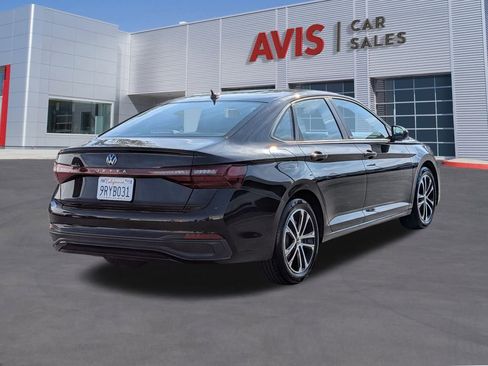 Used 2025 Volkswagen Jetta Sport image 6