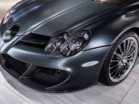 Used 2005 Mercedes-Benz SLR image 24