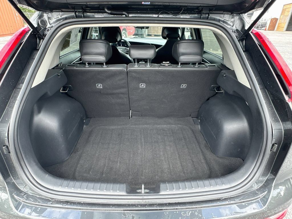 Certified 2023 Kia Niro EX Touring FWD image 30