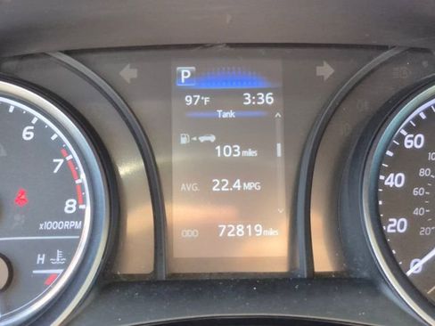 Used 2022 Toyota Camry SE image 11