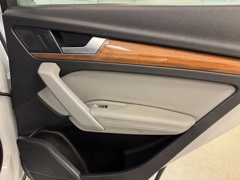 Used 2021 Audi Q5 2.0T Premium Plus image 29