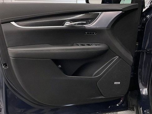 Used 2024 Cadillac XT6 Sport w/ Technology Package image 17