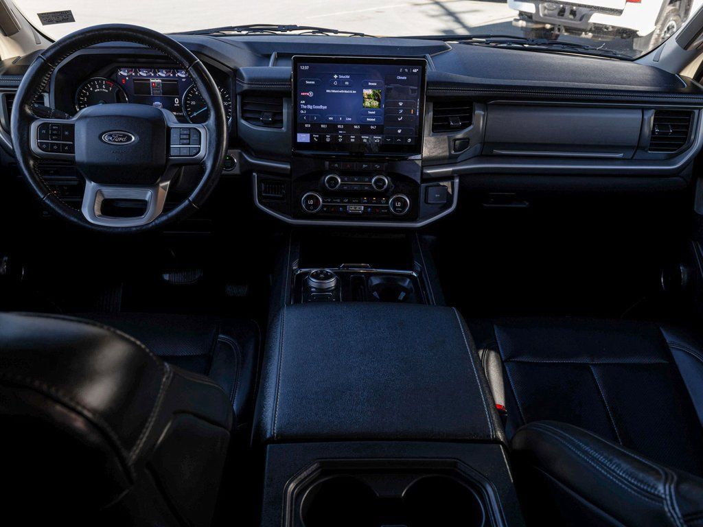 Used 2024 Ford Expedition XLT AWD/4WD image 26