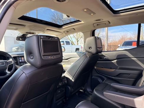 Used 2017 GMC Acadia Denali w/ Technology Package image 29