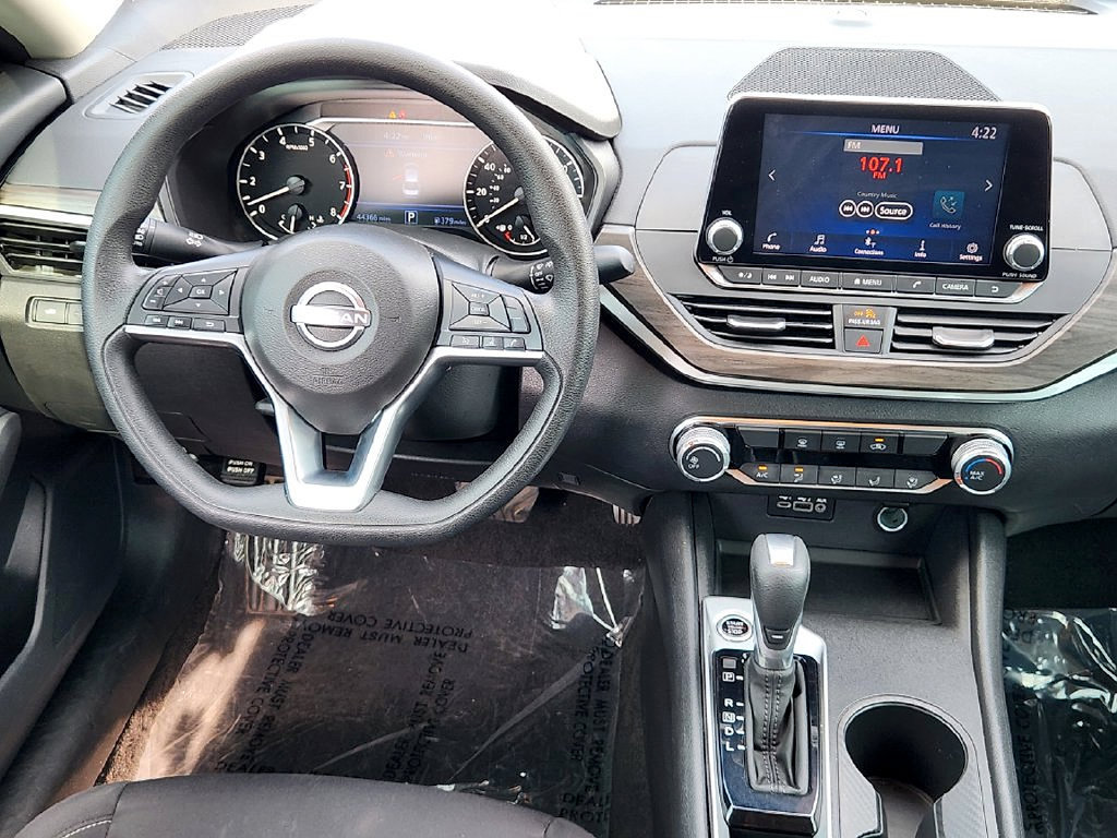 Used 2025 Nissan Altima 2.5 SV FWD image 26