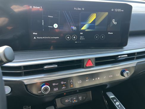 Certified 2024 Kia Sorento SX Prestige image 30