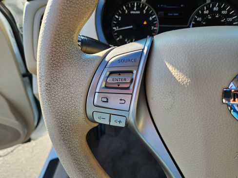 Used 2014 Nissan Altima 2.5 S w/ Display Audio Package FWD image 19