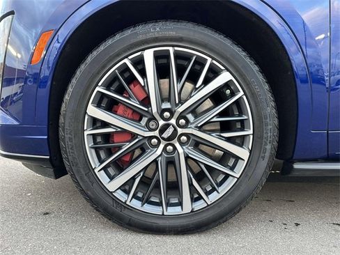 Used 2025 Cadillac XT6 Sport w/ Platinum Package image 11