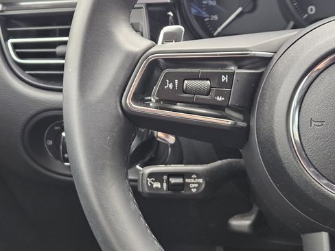 Certified 2025 Porsche Macan image 26