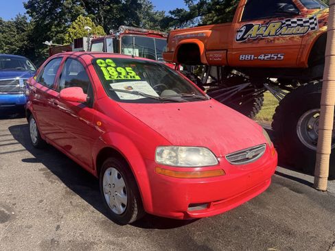 Used 2004 Chevrolet Aveo Base 4dr Sedan image 2