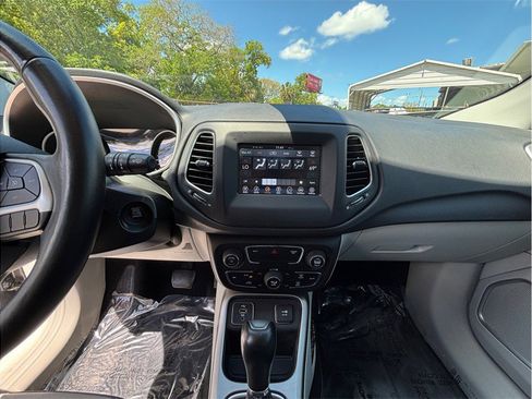 Used 2018 Jeep Compass Latitude w/ Popular Equipment Group image 11