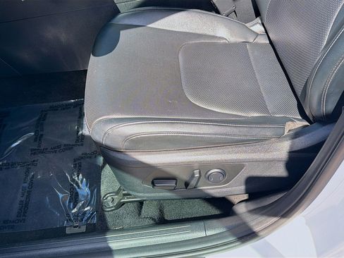 Used 2024 Kia Sportage EX image 18