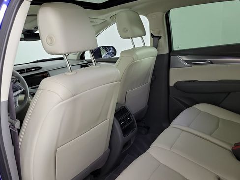 Used 2024 Cadillac XT5 Premium Luxury FWD image 11