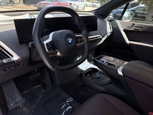 Used 2024 BMW iX xDrive50 w/ Premium Package AWD/4WD image 22