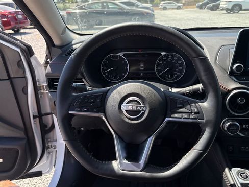Certified 2025 Nissan Sentra SR w/ SR Premium Package FWD image 22