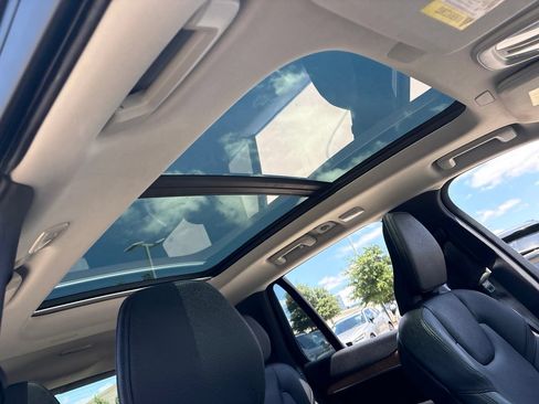 Used 2023 Volvo XC90 T8 Core AWD/4WD image 15
