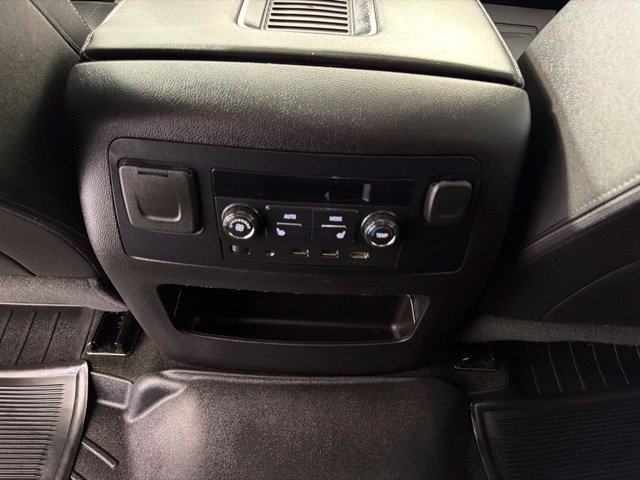 Used 2018 Chevrolet Tahoe Premier AWD/4WD image 34