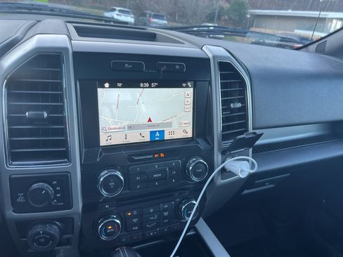 Used 2017 Ford F150 Lariat image 10