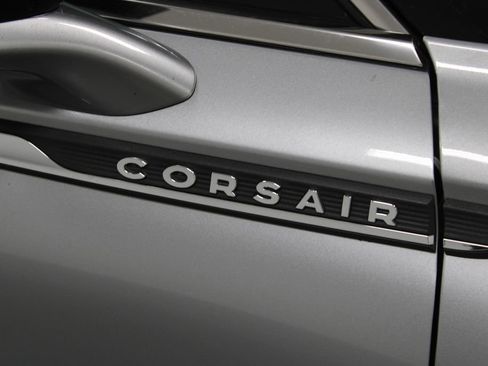 Used 2023 Lincoln Corsair Reserve w/ Equipment Group 201A image 12