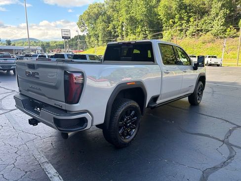 New 2026 GMC Sierra 2500 AT4 w/ AT4 Premium Plus Package AWD/4WD image 4