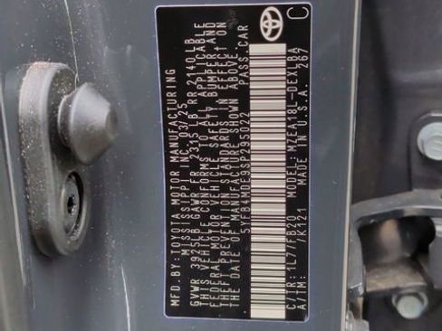 Used 2025 Toyota Corolla LE FWD image 37