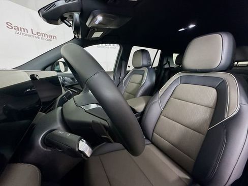 New 2026 Chevrolet Equinox LT w/ Convenience Package II FWD image 23