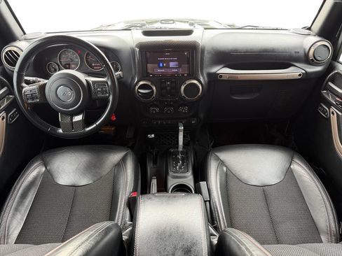 Used 2017 Jeep Wrangler Unlimited Sahara AWD/4WD image 12