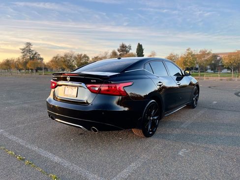 Used 2017 Nissan Maxima SR w/ Midnight Edition image 5