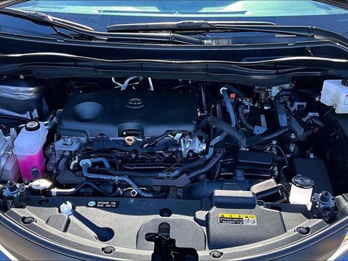 Used 2024 Toyota Sienna XLE image 31