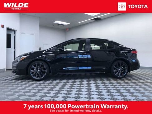 Certified 2025 Toyota Corolla SE image 3