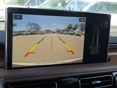 Used 2022 Lincoln Nautilus Reserve image 16