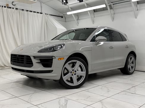 Certified 2021 Porsche Macan Turbo AWD/4WD image 1