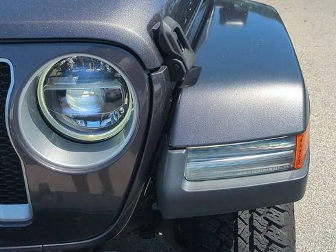 Used 2020 Jeep Wrangler Unlimited Sahara AWD/4WD image 11