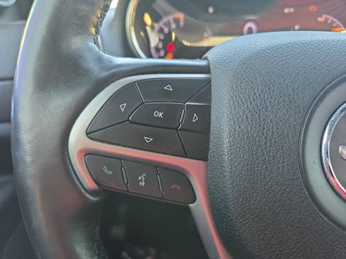 Used 2018 Jeep Grand Cherokee Altitude RWD image 22