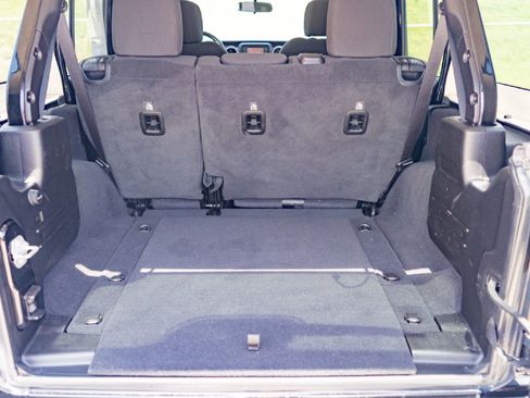 Used 2020 Jeep Wrangler Unlimited Sport S AWD/4WD image 23