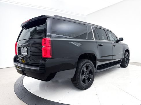 Used 2017 Chevrolet Suburban LT w/ Luxury Package image 19