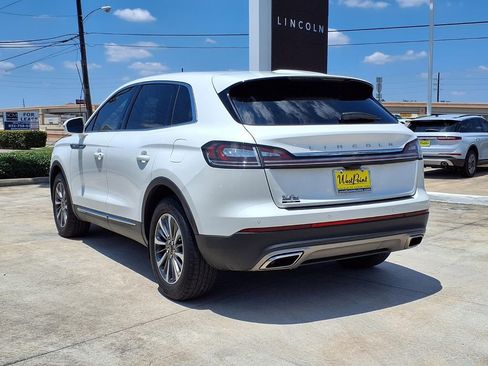 Used 2023 Lincoln Nautilus FWD w/ Premium Package image 4