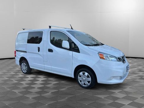 Used 2016 Nissan NV200 SV w/ Exterior Appearance Package image 2