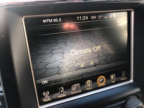 Used 2016 Jeep Grand Cherokee Laredo 75th Anniversary image 28