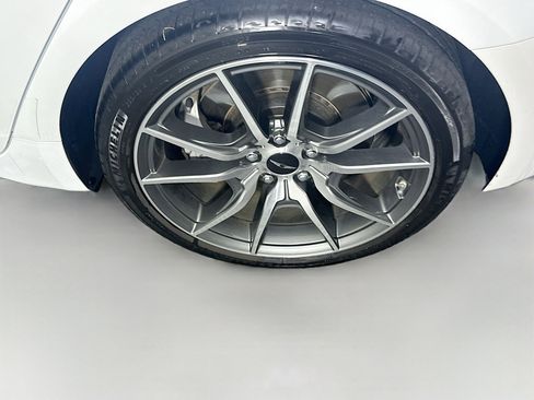 Used 2024 Genesis G70 2.5T image 11