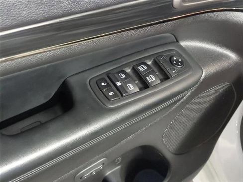 Used 2020 Jeep Grand Cherokee Limited X image 12